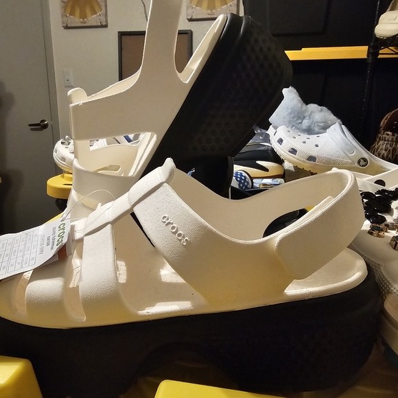 ​🔥 RARE GEM! Black and White Stomp Fisherman Platform Crocs - Picture 4 of 7